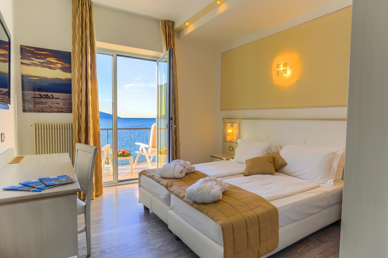 Hotel Lido Blu - Surf & Bike Torbole Sul Garda Extérieur photo