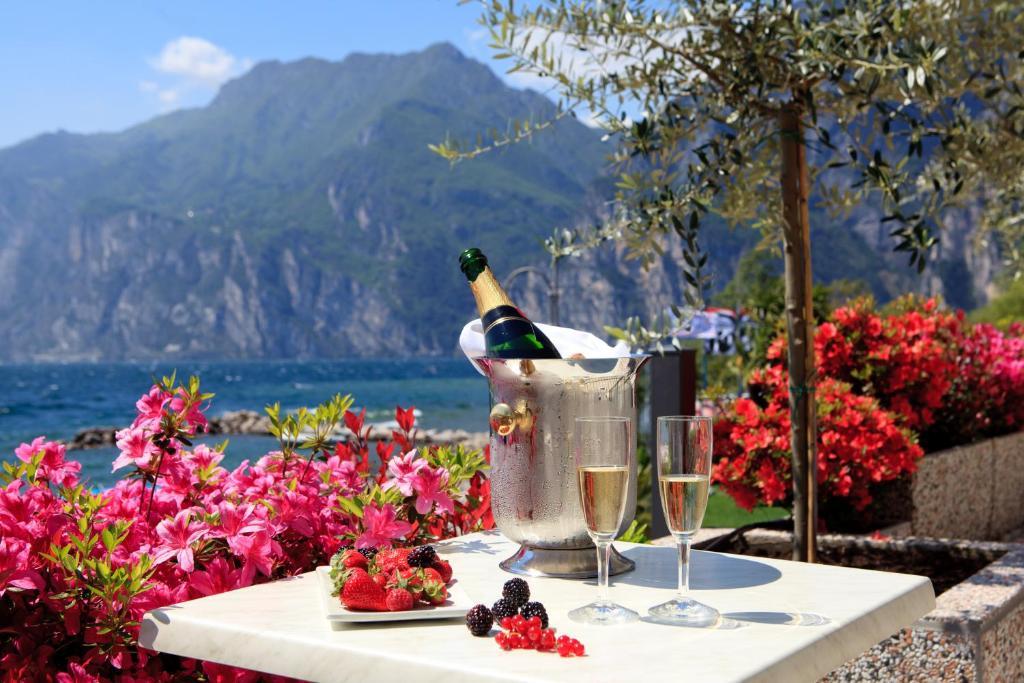 Hotel Lido Blu - Surf & Bike Torbole Sul Garda Extérieur photo