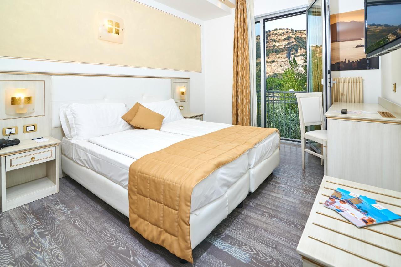Hotel Lido Blu - Surf & Bike Torbole Sul Garda Extérieur photo